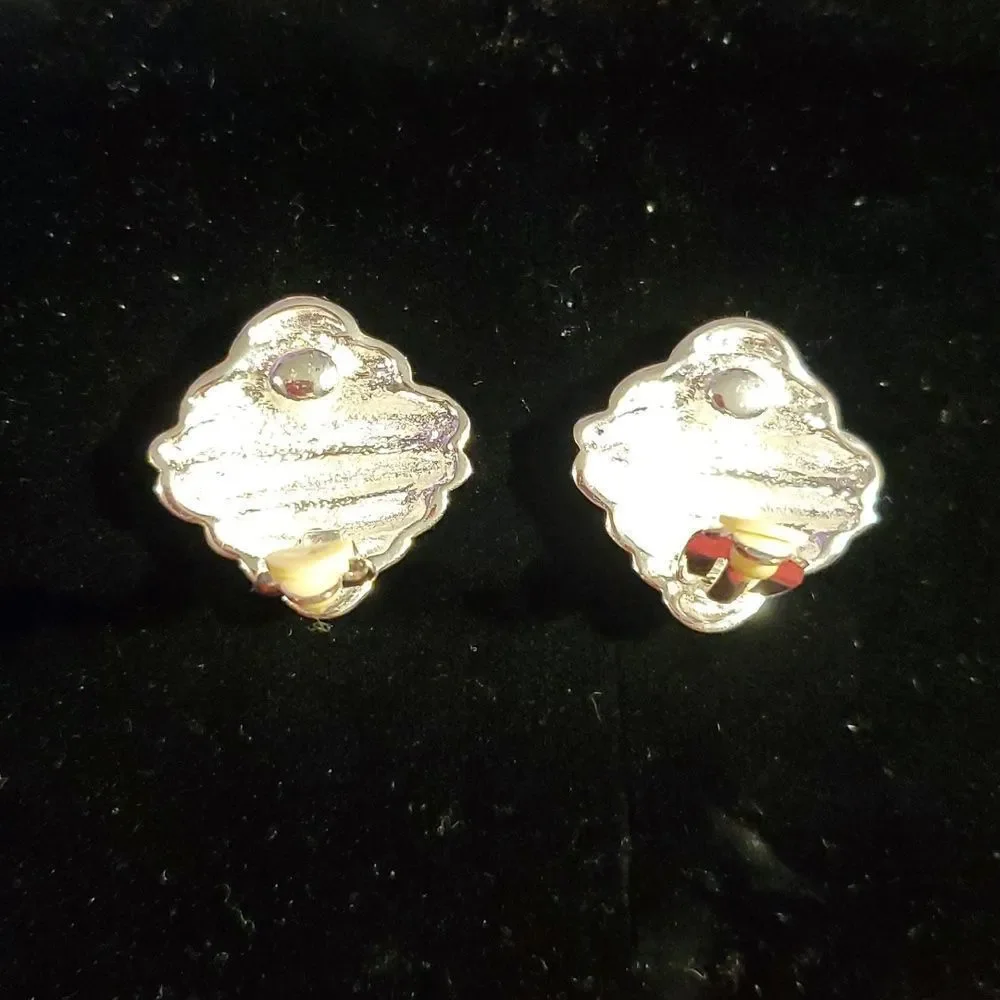 Vintage 1980's Silver Ribbed Dome Clip-On Earrings Tiffany Style‎